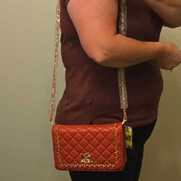 Badgley Mischka Red Quilted Shoulder Bag - Picture 6 of 6
